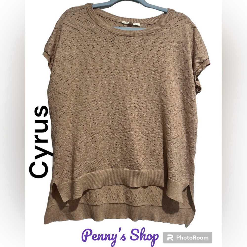 EUC Ladies Cyrus Crocheted Short-Sleeved Sweater